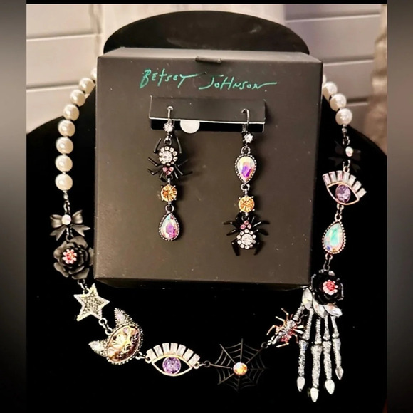 BETSEY JOHNSON SET Halloween Revival Charm Necklace & Matching Earrings NEW NWT - Picture 3 of 9